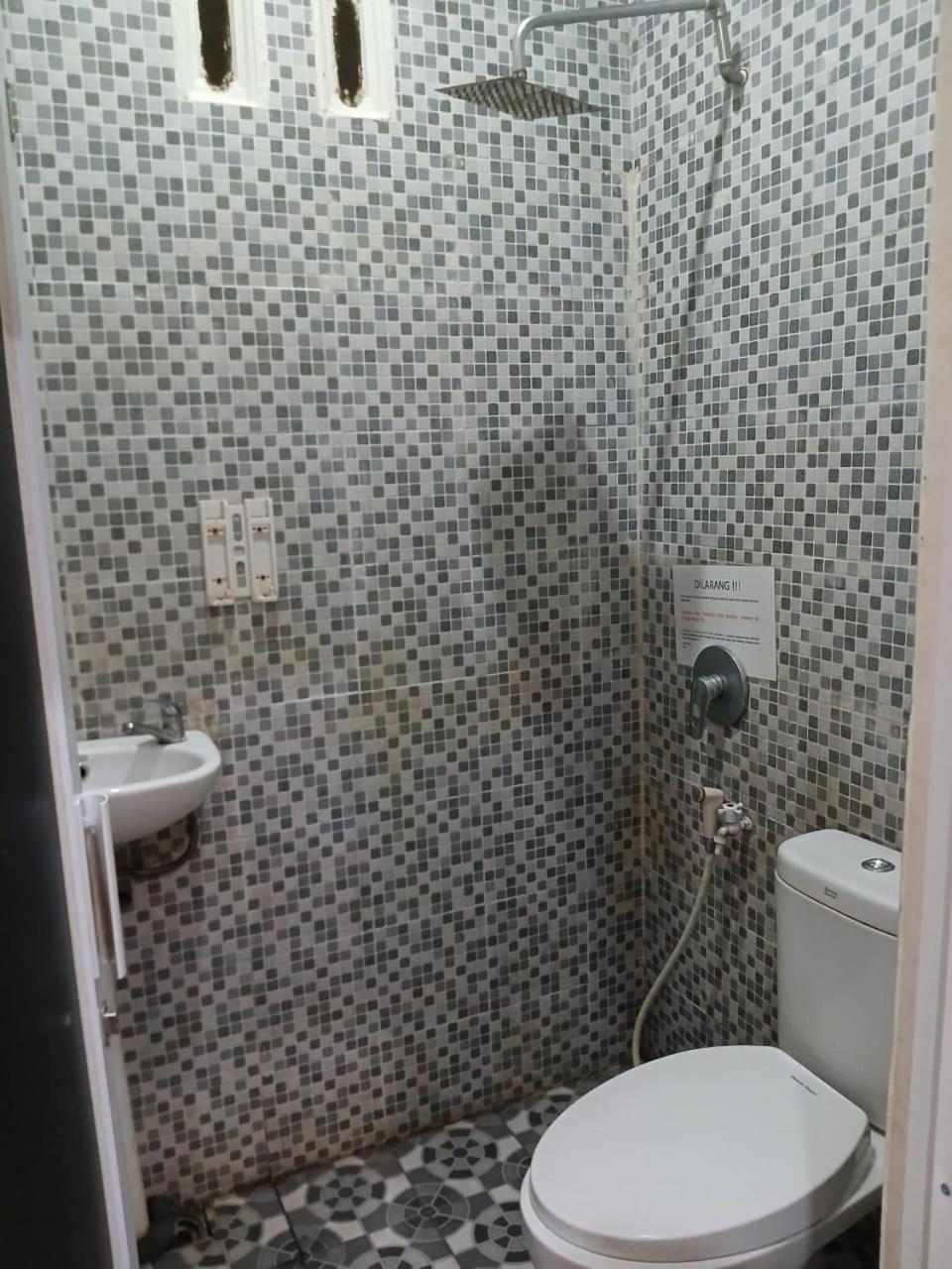 Macan Kumbang Residence Palembang Bagian luar foto